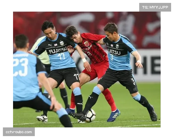 通讯:拉斯帕尔马斯主场涌入大量客队球迷,氛围热烈但比赛以平局收场